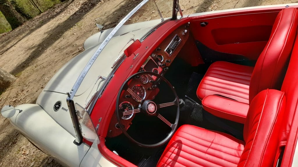 MGA Roadster 1961 Barcelona Maresme. Lloguer cotxes clàssics descapotables MG Barcelona